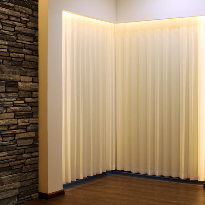 cortina con sistema de persiana moderna